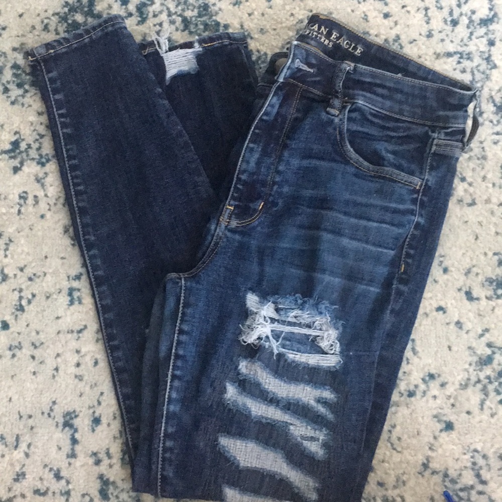 Distressed American Eagle Hi-rise skinny jegging